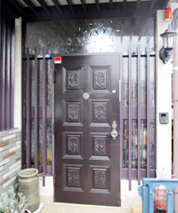 玄関ドアのリフォーム前