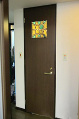 室内ドアにステンドグラス