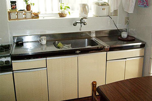 収納いっぱいキッチンリフォーム前